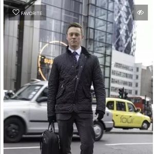 Meet your Posher, Casey